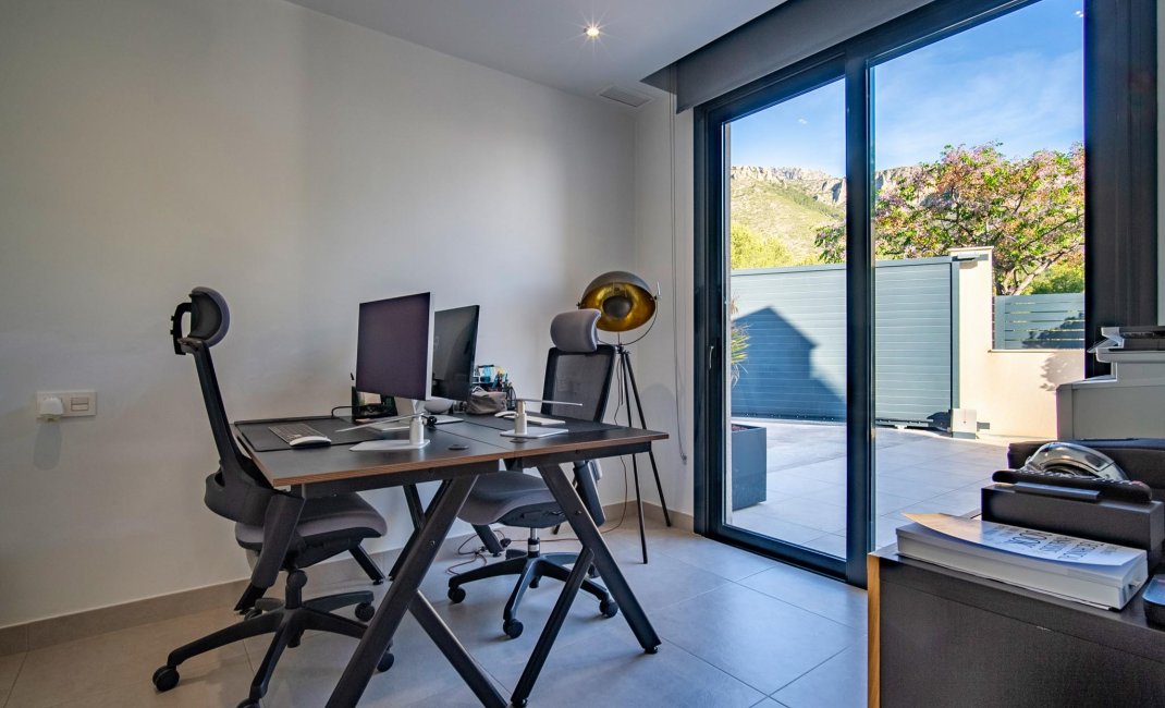 Resale - Villa -
Polop - La Alberca
