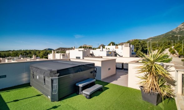 Resale - Villa -
Polop - La Alberca
