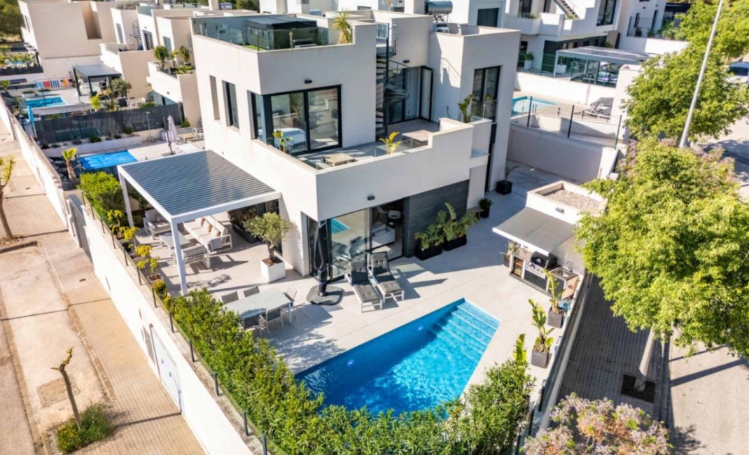 Resale - Villa -
Polop - La Alberca