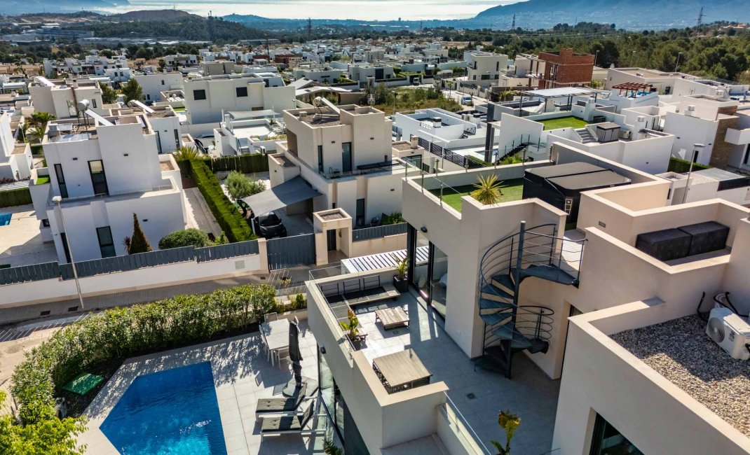 Resale - Villa -
Polop - La Alberca