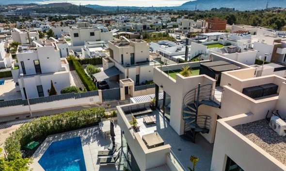 Resale - Villa -
Polop - La Alberca
