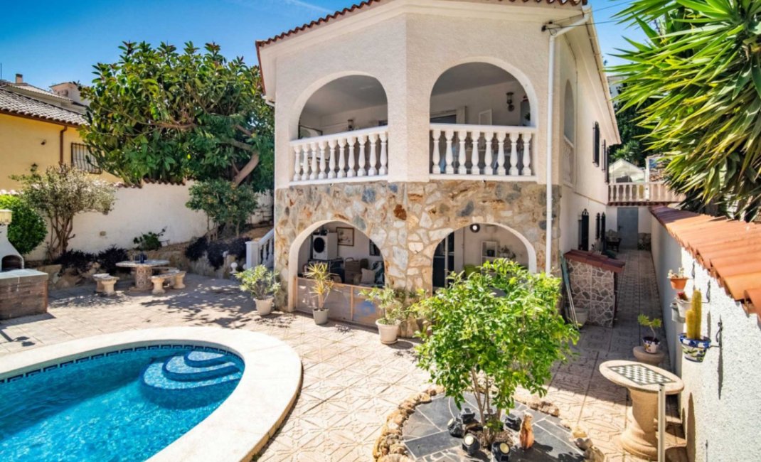 Resale - Villa -
Alfaz del Pi - Colonia Escandinavia
