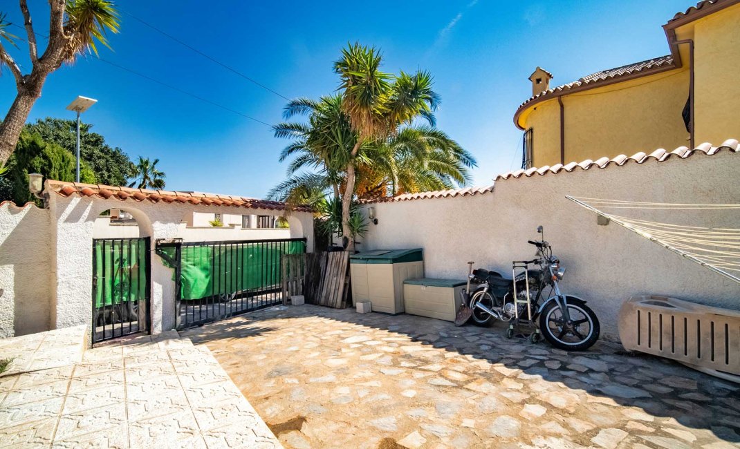 Resale - Villa -
Alfaz del Pi - Colonia Escandinavia