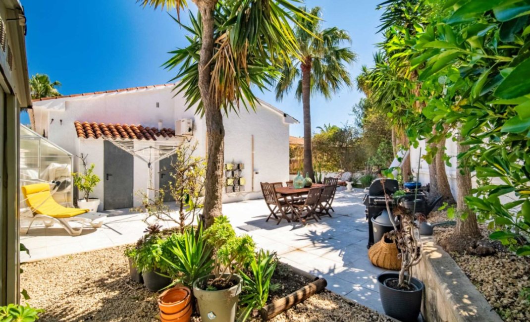 Resale - Villa -
Alfaz del Pi - Colonia Escandinavia
