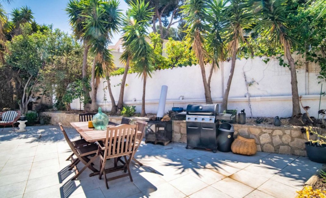 Resale - Villa -
Alfaz del Pi - Colonia Escandinavia