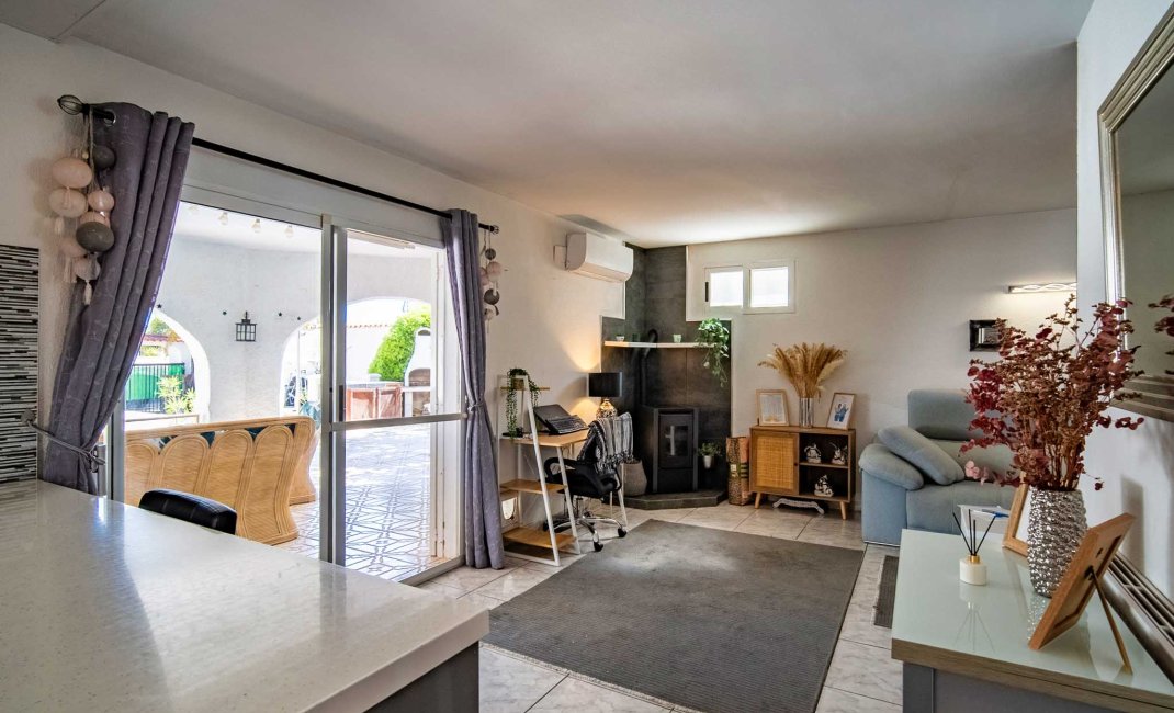 Resale - Villa -
Alfaz del Pi - Colonia Escandinavia
