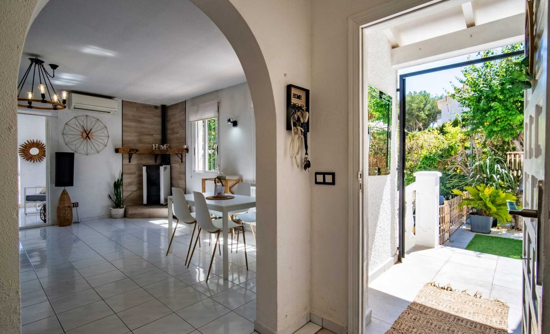 Resale - Villa -
Alfaz del Pi - Colonia Escandinavia