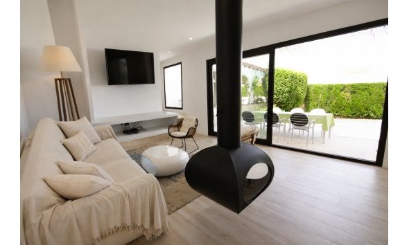 Alquiler corta estancia - Chalet / Villa  -
Albir