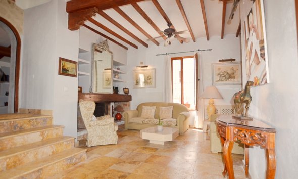 Resale - Village house -
Altea
