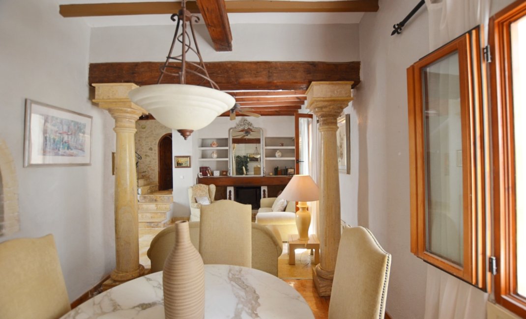 Resale - Village house -
Altea