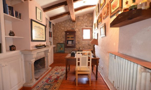 Resale - Village house -
Altea