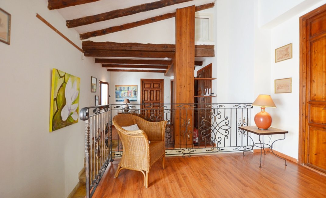 Resale - Village house -
Altea