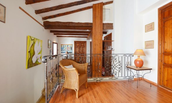 Resale - Village house -
Altea