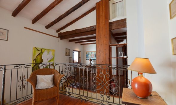Resale - Village house -
Altea