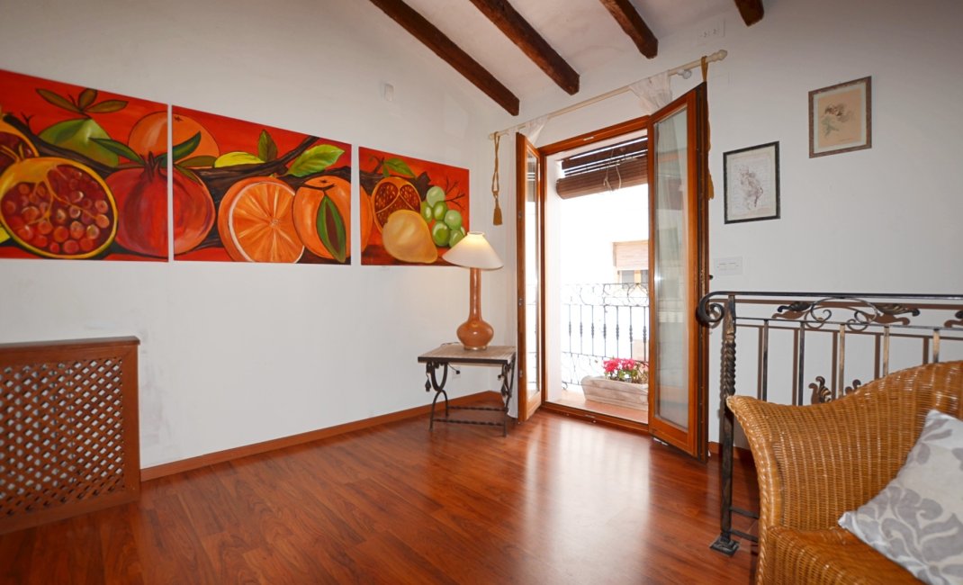 Resale - Village house -
Altea