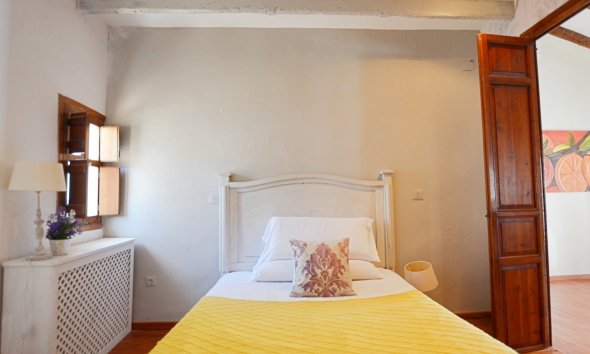 Resale - Village house -
Altea