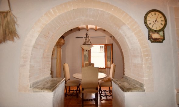 Resale - Village house -
Altea