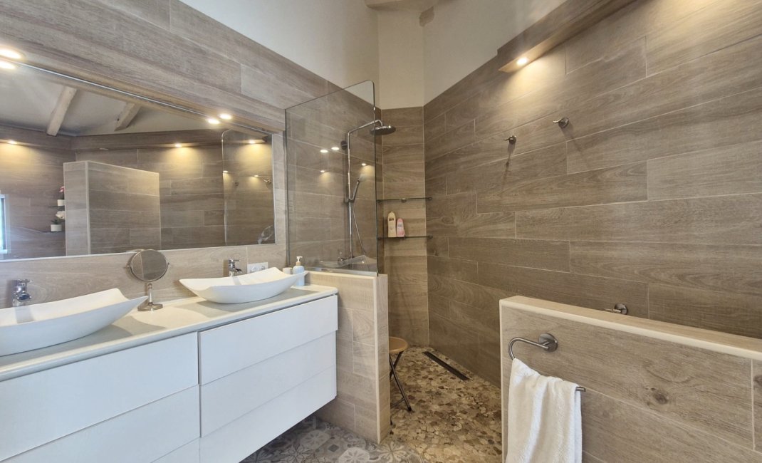Resale - Village house -
Altea