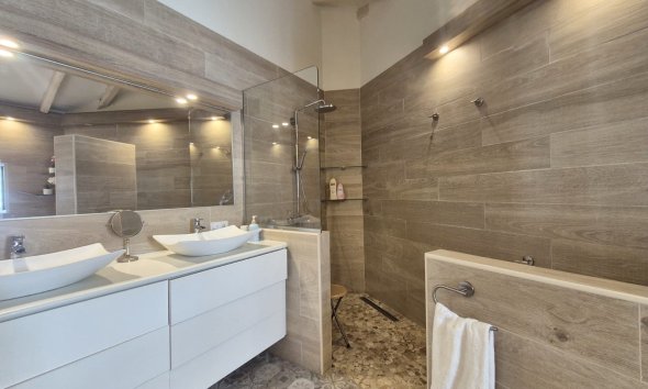 Resale - Village house -
Altea