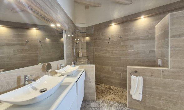 Resale - Village house -
Altea