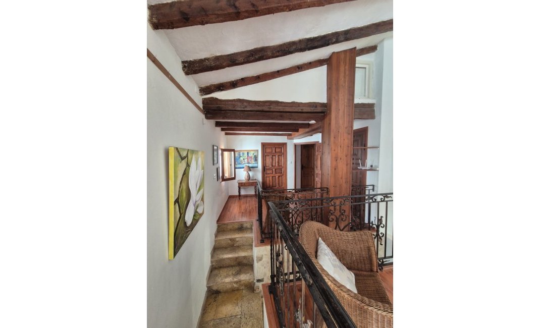 Resale - Village house -
Altea