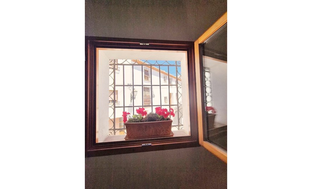 Resale - Village house -
Altea