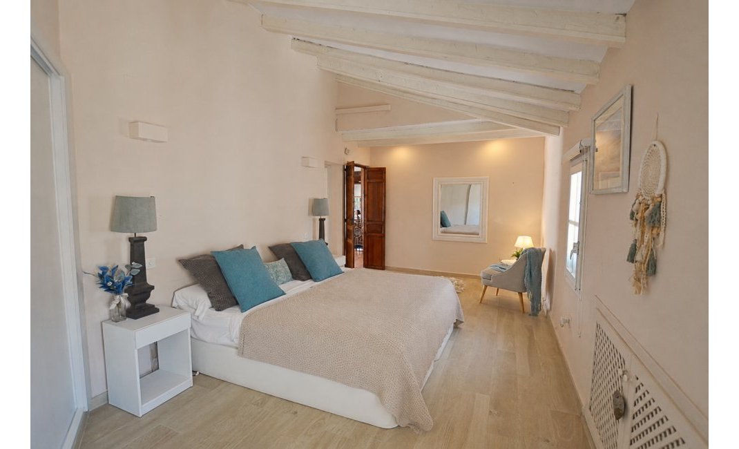 Resale - Village house -
Altea
