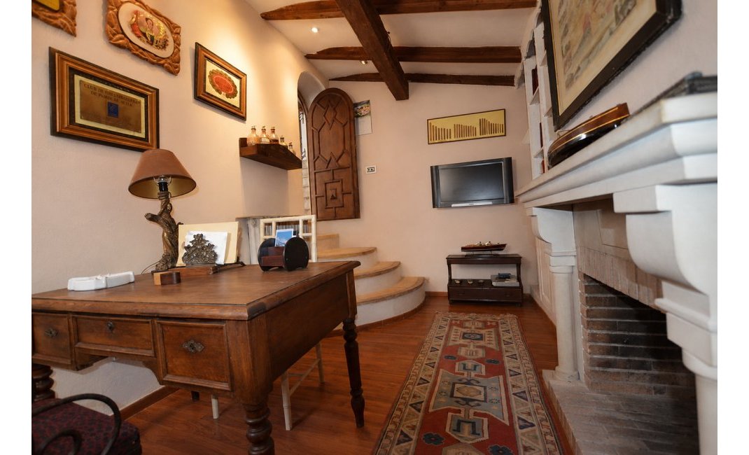 Resale - Village house -
Altea