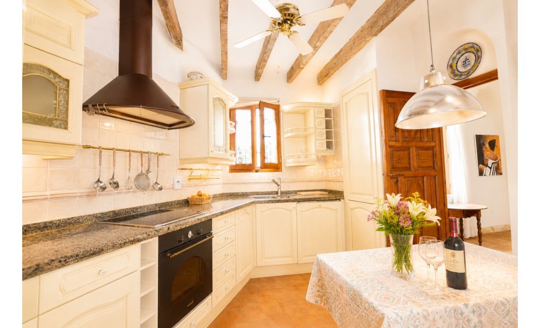 Resale - Village house -
Altea