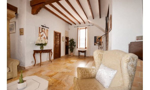 Resale - Village house -
Altea