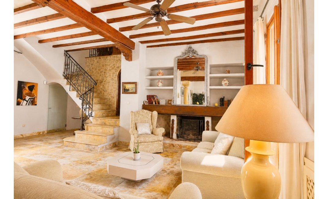 Resale - Village house -
Altea