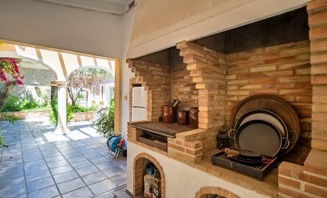 Resale - Villa -
La Nucía - San Rafael