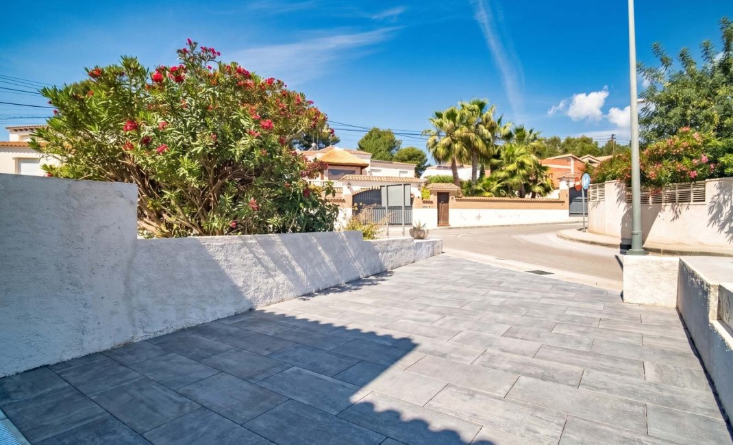 Resale - Bungalow -
La Nucía - Varadero