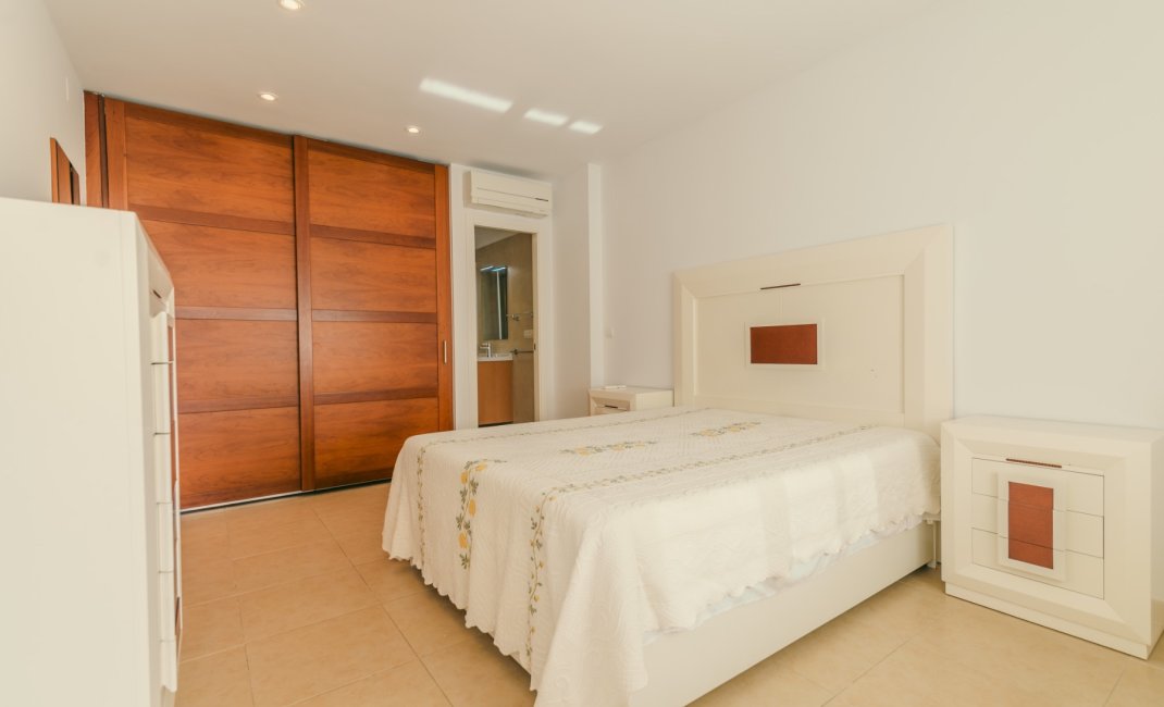  Alquiler larga estancia - Apartamento / piso -
Altea