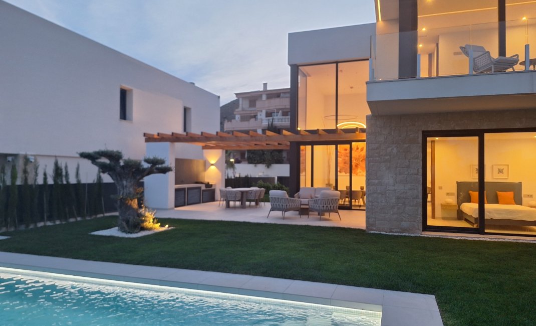 Resale -  Chalet / Villa -
Finestrat - Sierra cortina