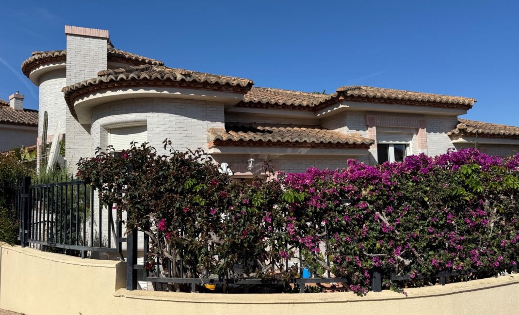 Reventa - Adosado -
Albir