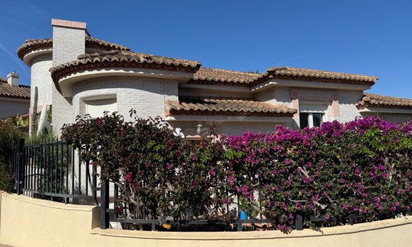 Reventa - Adosado -
Albir