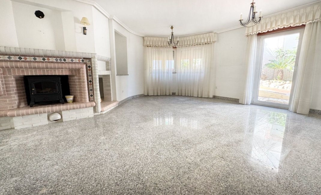Reventa - Adosado -
Albir