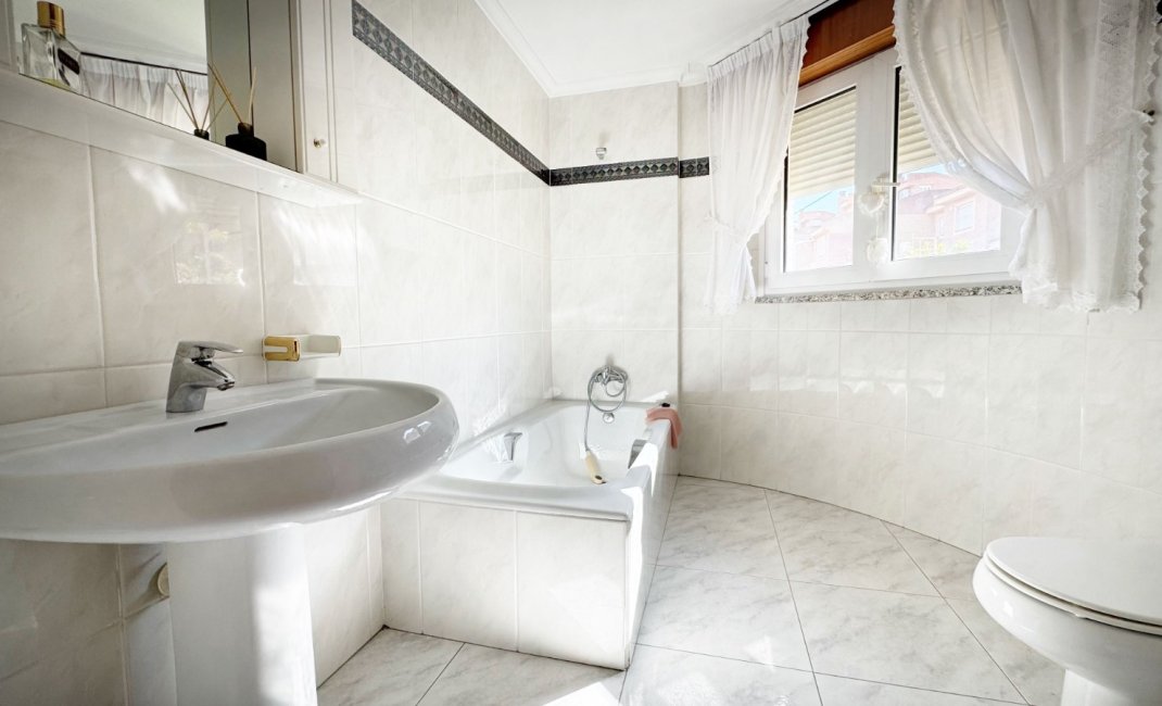 Reventa - Adosado -
Albir