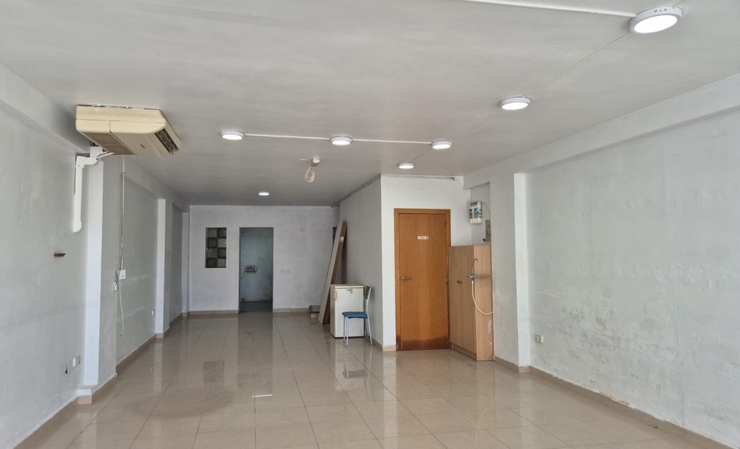 Reventa - Comercial -
Altea