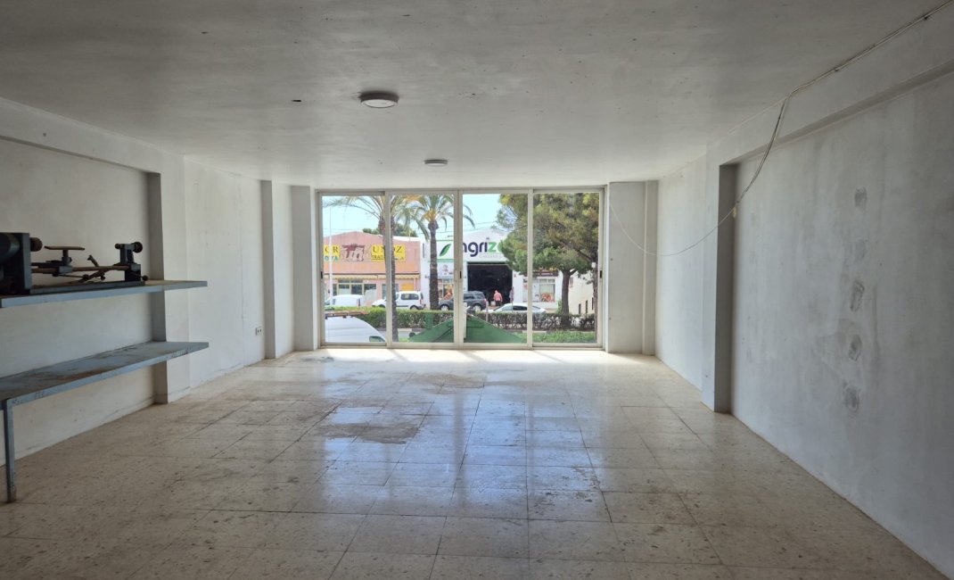 Reventa - Comercial -
Altea