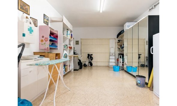Videresalg -  Hytte / villa -
Albir