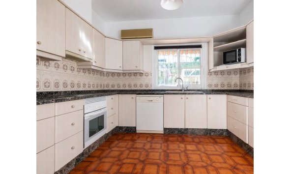 Videresalg -  Hytte / villa -
Albir