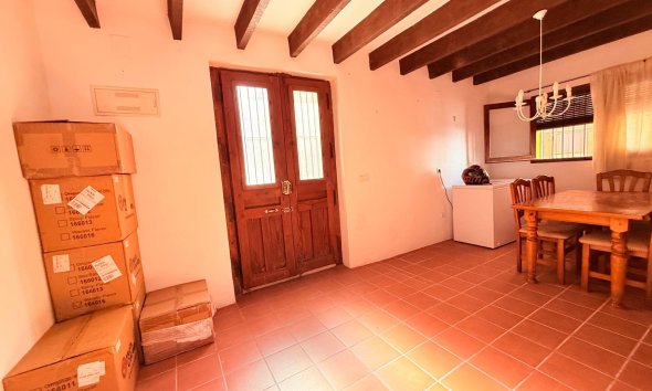 Reventa - Casa de pueblo -
La Nucía