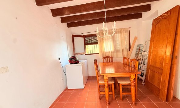 Reventa - Casa de pueblo -
La Nucía