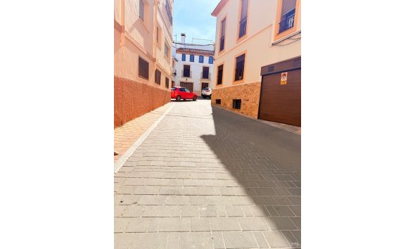 Reventa - Casa de pueblo -
La Nucía