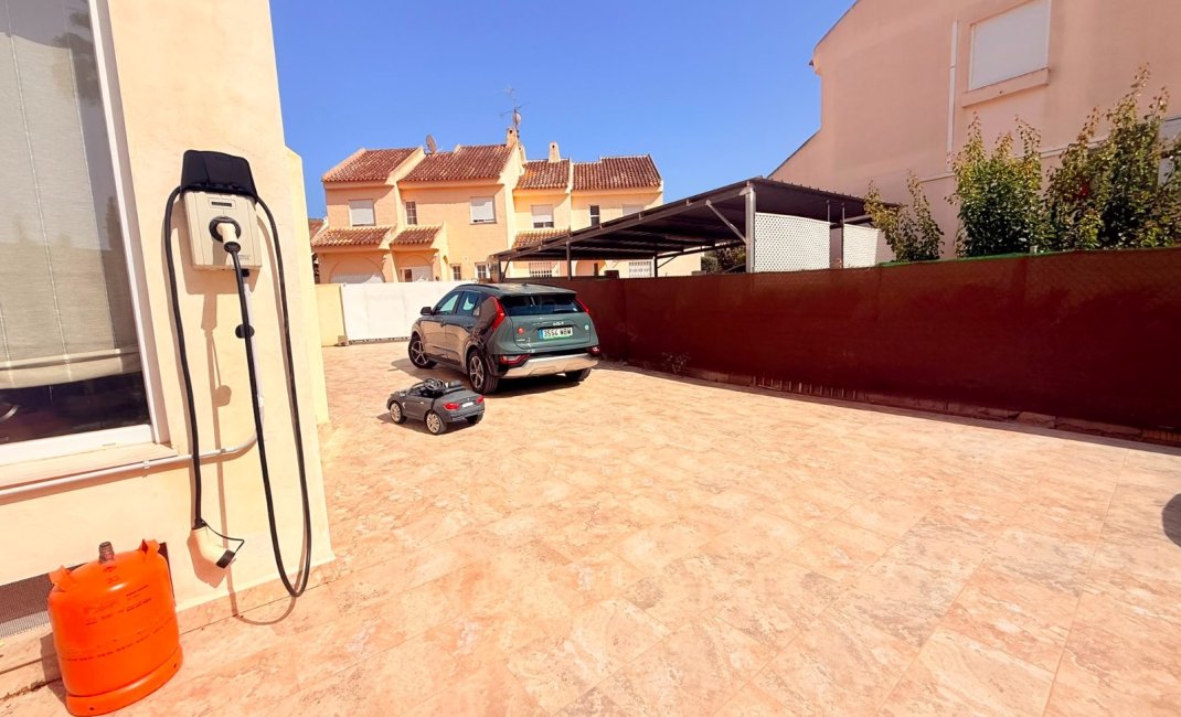 Resale -  Chalet / Villa -
Benidorm - Rincon de Loix Llano
