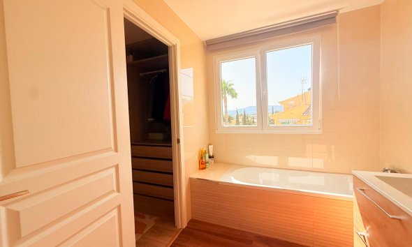 Resale -  Chalet / Villa -
Benidorm - Rincon de Loix Llano