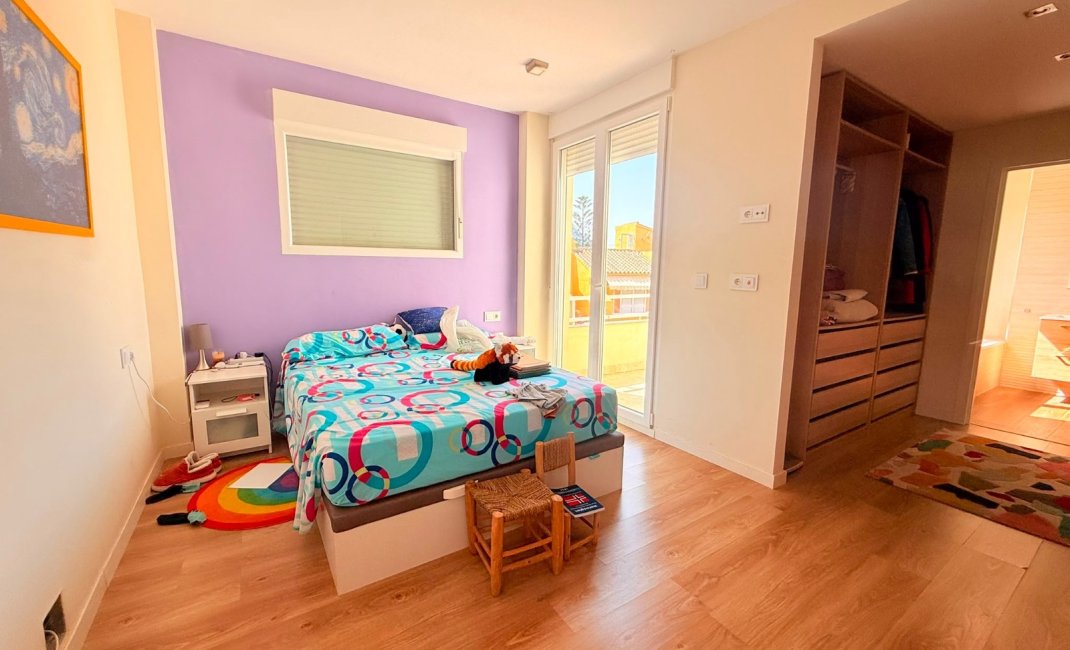 Resale -  Chalet / Villa -
Benidorm - Rincon de Loix Llano