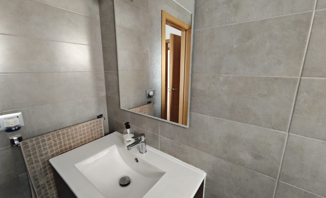 Resale - Apartment / Flat -
Benidorm - Poniente